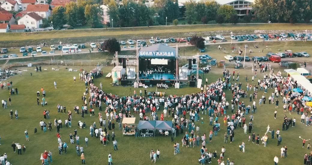 Belmužijada atmosfera